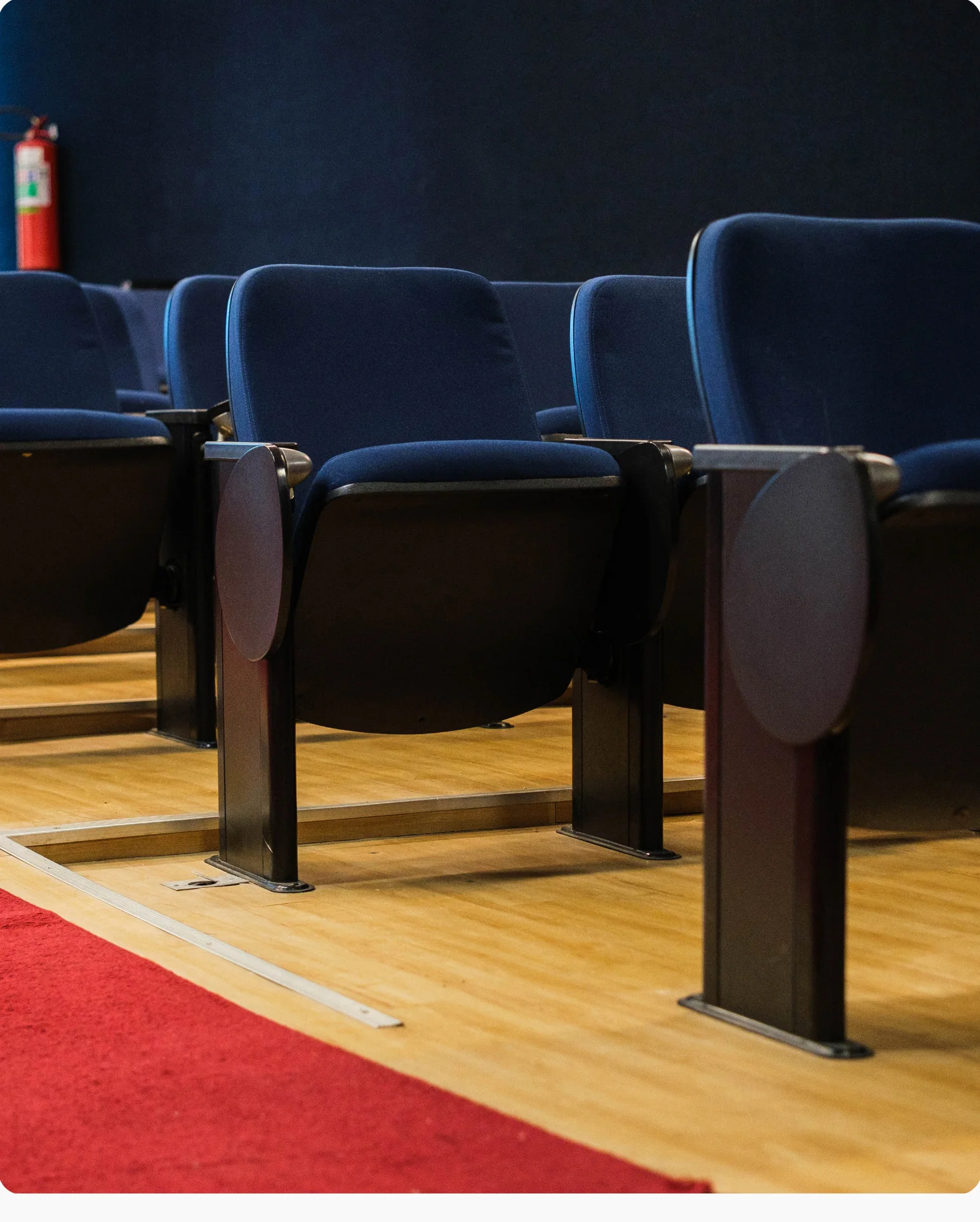 Poltronas com energia — Objeto / Físico — acervo do IHGGS